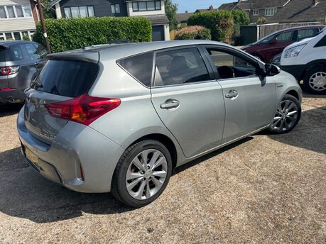 Toyota Auris EXCEL VVT-I 9