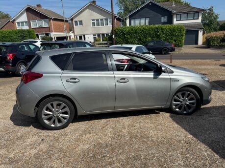 Toyota Auris EXCEL VVT-I 10