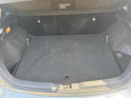 Toyota Auris EXCEL VVT-I 17