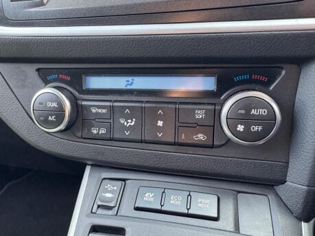 Toyota Auris EXCEL VVT-I 29
