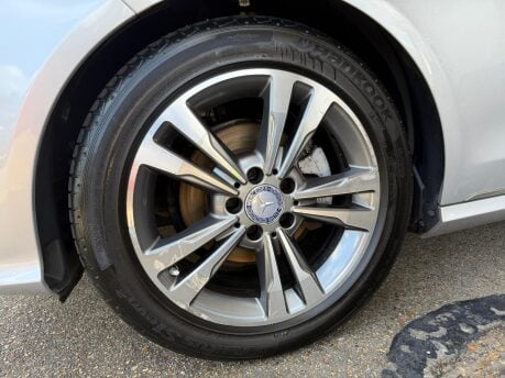 Mercedes-Benz E Class E220 BLUETEC SE PREMIUM 13