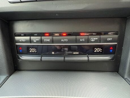 Mercedes-Benz E Class E220 BLUETEC SE PREMIUM 37