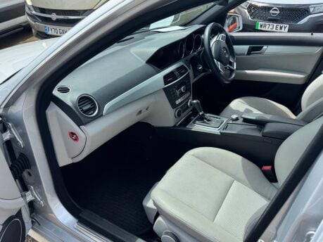 Mercedes-Benz C Class C220 CDI BLUEEFFICIENCY SPORT 11