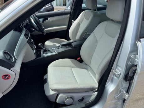 Mercedes-Benz C Class C220 CDI BLUEEFFICIENCY SPORT 12