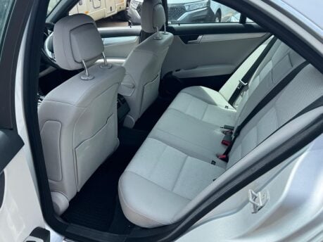 Mercedes-Benz C Class C220 CDI BLUEEFFICIENCY SPORT 13
