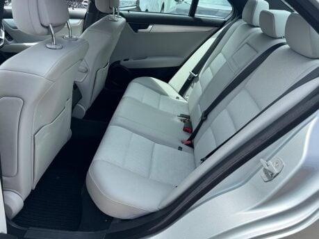 Mercedes-Benz C Class C220 CDI BLUEEFFICIENCY SPORT 14