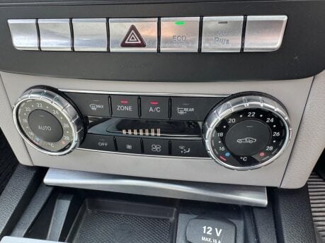 Mercedes-Benz C Class C220 CDI BLUEEFFICIENCY SPORT 29