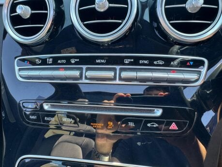 Mercedes-Benz C Class C220 D AMG LINE PREMIUM 33