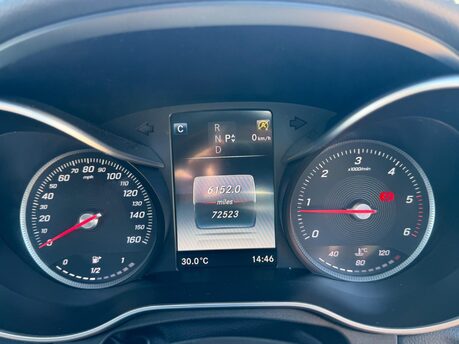 Mercedes-Benz C Class C220 D AMG LINE PREMIUM 27
