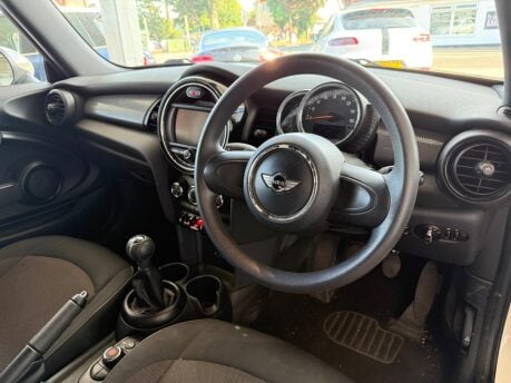 Mini Convertible COOPER 3