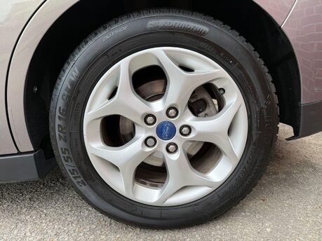 Ford C-Max ZETEC TDCI 14