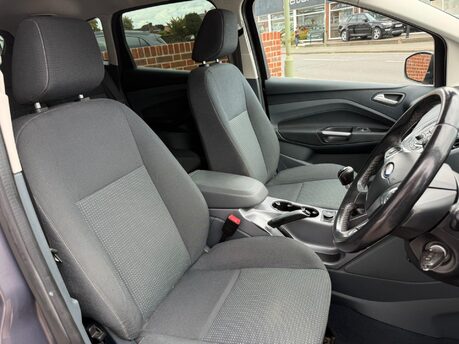 Ford C-Max ZETEC TDCI 19