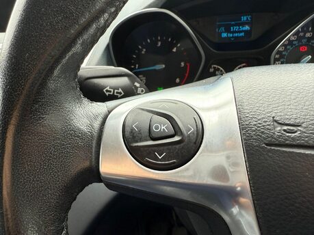 Ford C-Max ZETEC TDCI 23