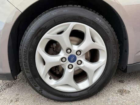 Ford C-Max ZETEC TDCI 13
