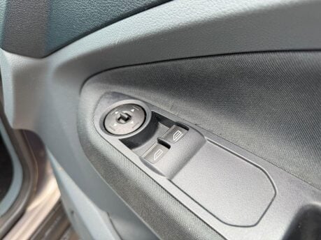 Ford C-Max ZETEC TDCI 18