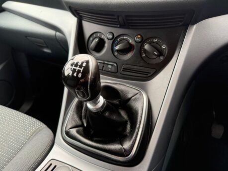 Ford C-Max ZETEC TDCI 29