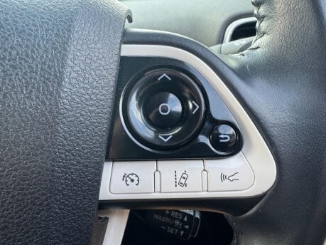 Toyota Prius 1.8 VVT 8.8kWh Excel CVT Euro 6 (s/s) 5dr 26