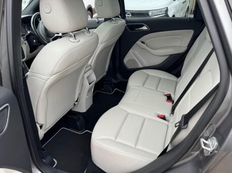 Mercedes-Benz B Class B200 CDI BLUEEFFICIENCY SPORT 16
