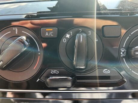 Volkswagen Up BASE 17