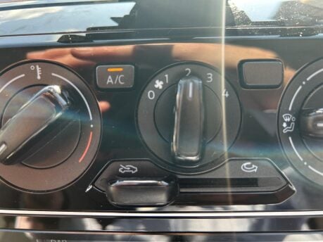 Volkswagen Up BASE 17