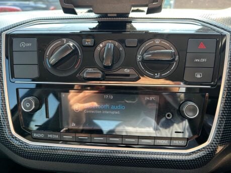 Volkswagen Up BASE 15