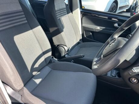 Volkswagen Up BASE 12