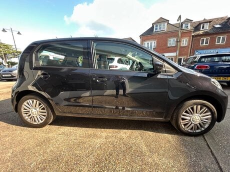 Volkswagen Up BASE 6