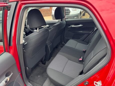 Toyota Auris 1.6 V-Matic TR MultiMode Euro 5 5dr 17