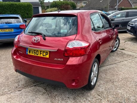 Toyota Auris 1.6 V-Matic TR MultiMode Euro 5 5dr 9