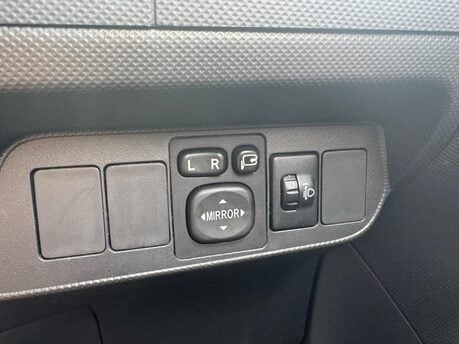 Toyota Auris 1.6 V-Matic TR MultiMode Euro 5 5dr 24