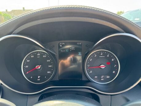 Mercedes-Benz C Class C 300 AMG LINE 25