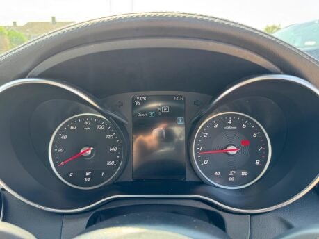 Mercedes-Benz C Class C 300 AMG LINE 25
