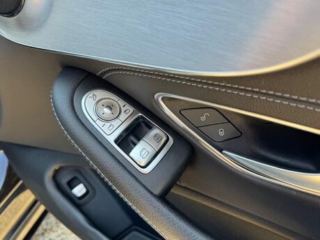Mercedes-Benz C Class C 300 AMG LINE 21