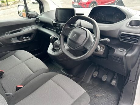 Peugeot Partner BLUEHDI PROFESSIONAL L2 17