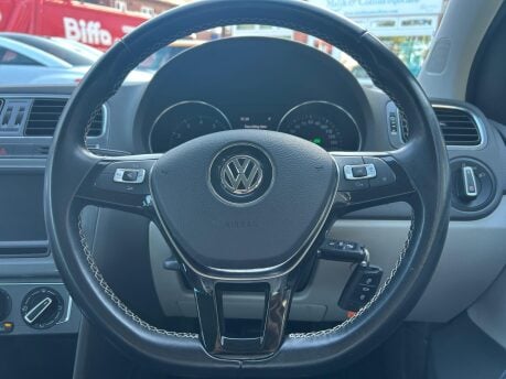 Volkswagen Polo SE DESIGN TSI DSG 19