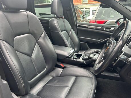 Porsche Cayenne D V6 TIPTRONIC S 12