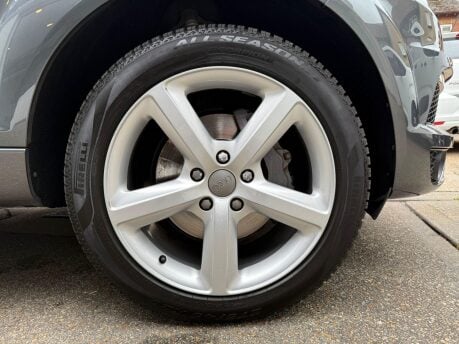 Audi Q7 3.0 TFSI V6 S line Plus Tiptronic quattro Euro 5 5dr 9