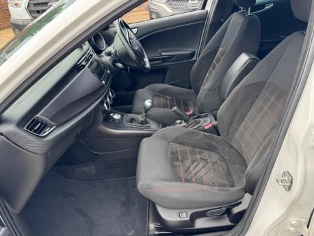 Alfa Romeo Giulietta 1.4 TB MultiAir Speciale Euro 6 (s/s) 5dr 19