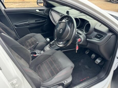 Alfa Romeo Giulietta 1.4 TB MultiAir Speciale Euro 6 (s/s) 5dr 25