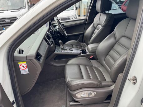 Porsche Macan 3.0 TD V6 S PDK 4WD Euro 6 (s/s) 5dr 16