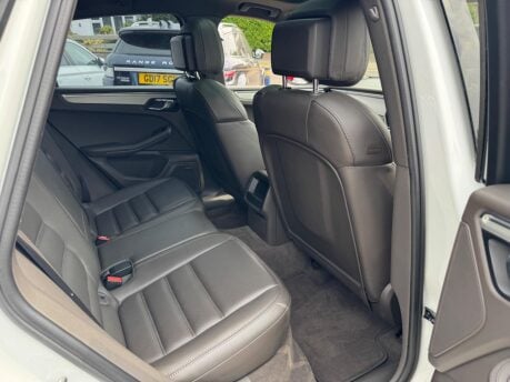 Porsche Macan 3.0 TD V6 S PDK 4WD Euro 6 (s/s) 5dr 20