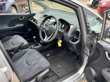 Honda Jazz 1.4 I-VTEC SI 23