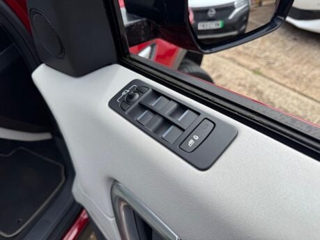 Land Rover Discovery Sport 2.0 TD4 HSE Auto 4WD Euro 6 (s/s) 5dr 28
