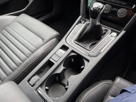 Volkswagen Passat SEL TSI EVO 26