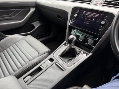 Volkswagen Passat SEL TSI EVO 25