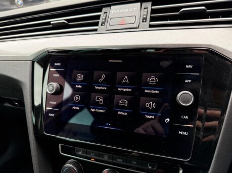 Volkswagen Passat SEL TSI EVO 28