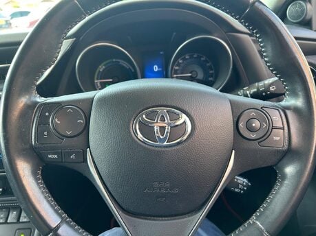 Toyota Auris 1.8 VVT-h Excel CVT Euro 6 (s/s) 5dr 17