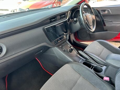 Toyota Auris 1.8 VVT-h Excel CVT Euro 6 (s/s) 5dr 9
