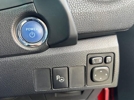 Toyota Auris 1.8 VVT-h Excel CVT Euro 6 (s/s) 5dr 19