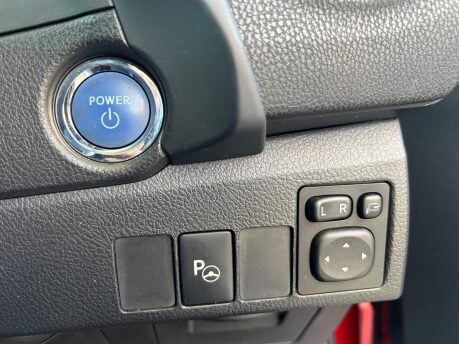 Toyota Auris 1.8 VVT-h Excel CVT Euro 6 (s/s) 5dr 19